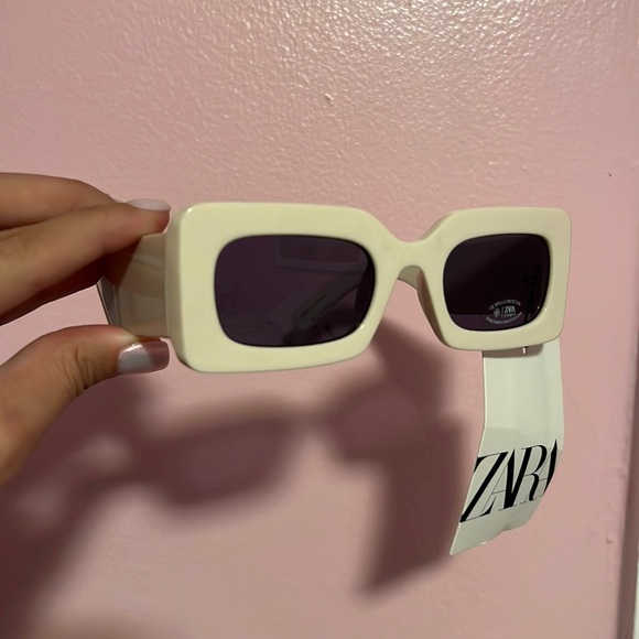 Zara Accessories - Brand new Zara glasses with original case!